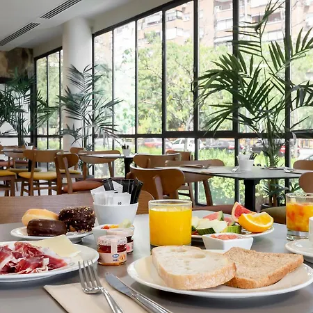 Rafaelhoteles Piramides Hotel Madrid
