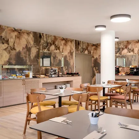 Hotel Rafaelhoteles Piramides 3*