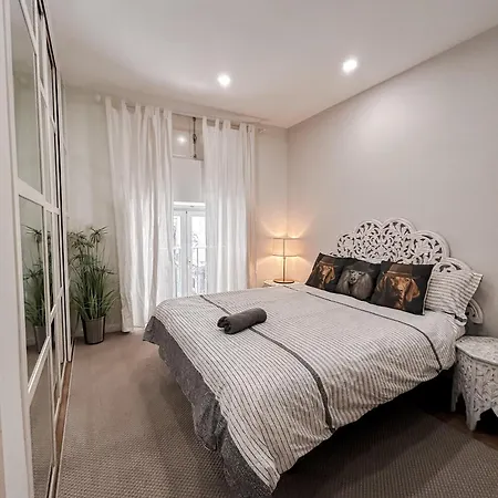 Apartamento Impresionante Triplex En Canaleja, Sol