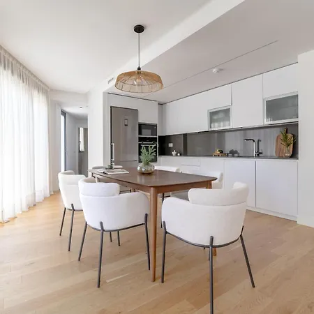 Duplex Con Piscina Y Garaje En Ciudad Jardin * Madrid