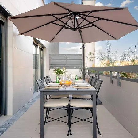 Duplex Con Piscina Y Garaje En Ciudad Jardin * Madrid