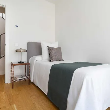 Duplex Con Piscina Y Garaje En Ciudad Jardin Apartment Madrid