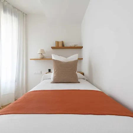 Apartment Duplex Con Piscina Y Garaje En Ciudad Jardin Madrid