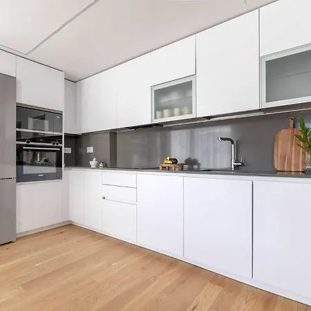 Duplex Con Piscina Y Garaje En Ciudad Jardin Madrid