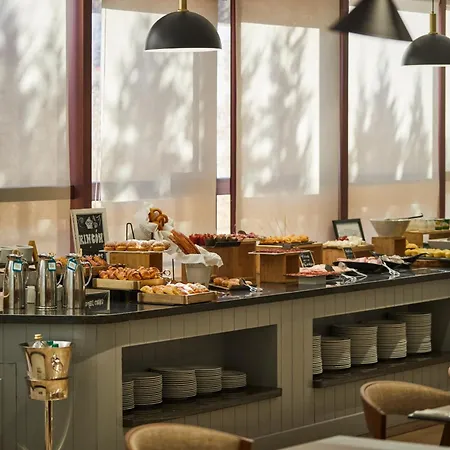 Hotel Silken Puerta 4*