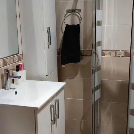 Excelente Habitacion Con Bano Privado * Madrid