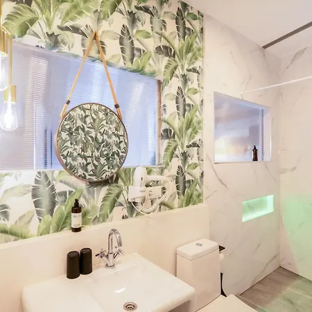 Life Gran Via Hotel 3*