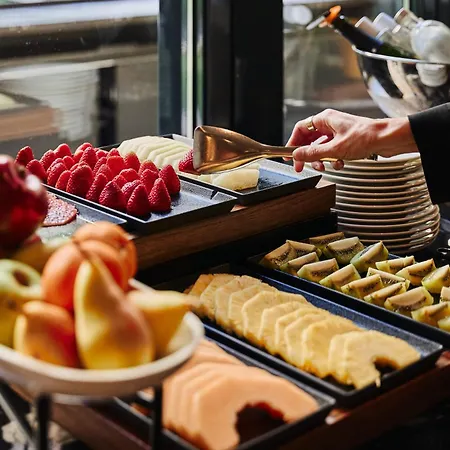 Unico Madrid, Small Luxury