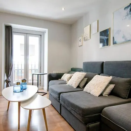 Personalized And Modern- 2 Bd 1bth- Opera