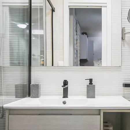 Apartment For Moderno Y Comodo En El Centro Temporal Emb50 Madrid