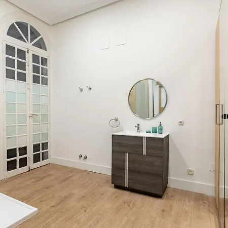Apartment Charming Gran Via Palace - *