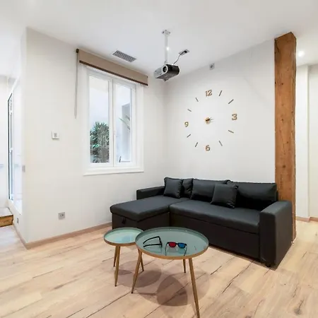 3 Bedrooms 3 Bathrooms Furnished - Justicia - Refurbished - Mintystay *