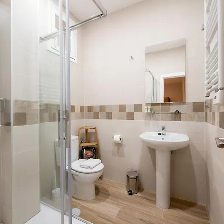 3 Bedrooms 3 Bathrooms Furnished - Justicia - Refurbished - Mintystay * Madrid