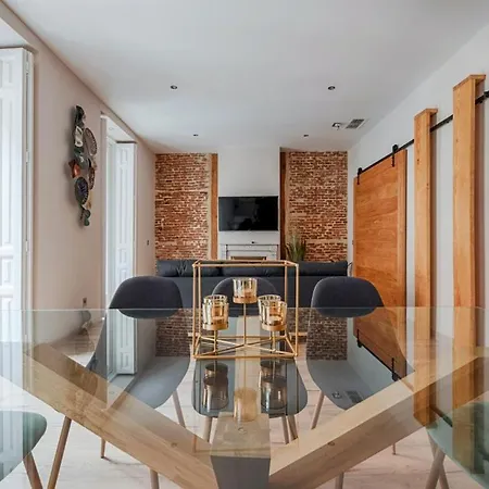 3 Bedrooms 3 Bathrooms Furnished - Justicia - Refurbished - Mintystay Apartment *