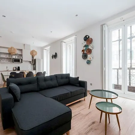 3 Bedrooms 3 Bathrooms Furnished - Justicia - Refurbished - Mintystay Apartment Madrid