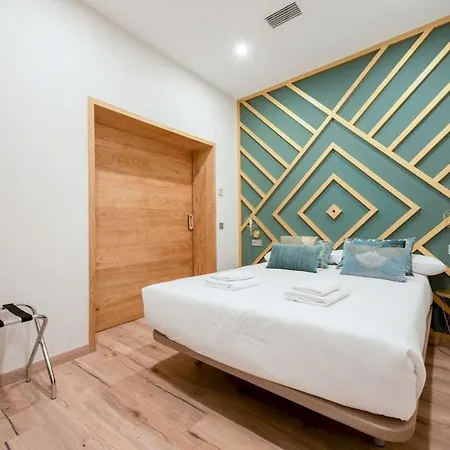 3 Bedrooms 3 Bathrooms Furnished - Justicia - Refurbished - Mintystay *