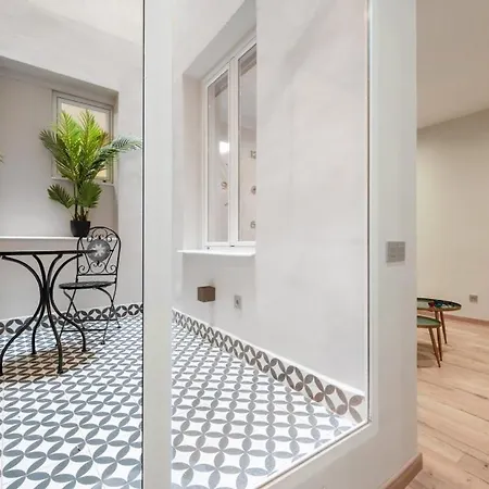 3 Bedrooms 3 Bathrooms Furnished - Justicia - Refurbished - Mintystay