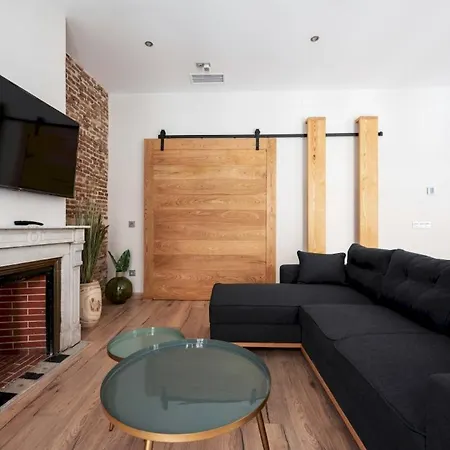 3 Bedrooms 3 Bathrooms Furnished - Justicia - Refurbished - Mintystay Apartment *