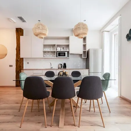 3 Bedrooms 3 Bathrooms Furnished - Justicia - Refurbished - Mintystay Apartment Madrid
