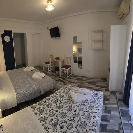 Fuencarral Adeco Guest house Madrid