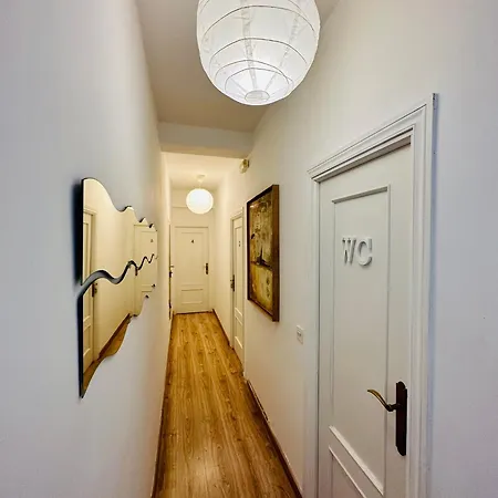 Apartment Punta Me In Downtown Madrid