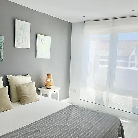 Piso Atico Con Terraza Y Jacuzzi Con Vistas A Sol En Centro Madrid