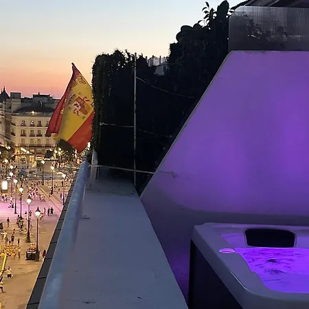 Piso Atico Con Terraza Y Jacuzzi Con Vistas A Sol En Centro * Madrid