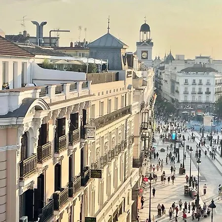 Piso Atico Con Terraza Y Jacuzzi Con Vistas A Sol En Centro Madrid