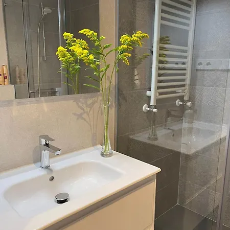 Total Access 3 Bedroom 2 Bath 6 Persons * 马德里