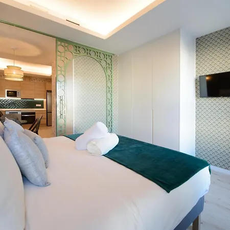 Gran Via Capitals By Monaro*****