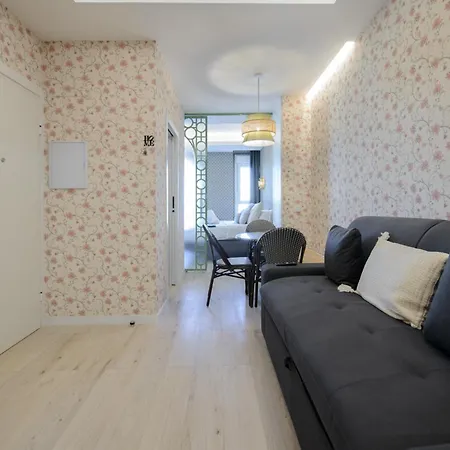 Gran Via Capitals By Monaro***** *