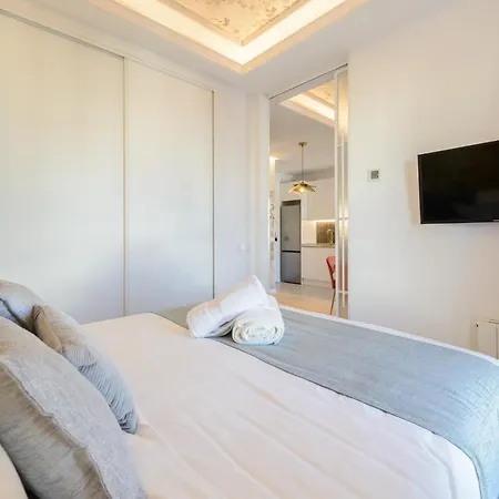 Gran Via Capitals By Monaro***** *
