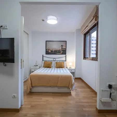 Lägenhet Wanda Ifema Con Parking Y Piscina *