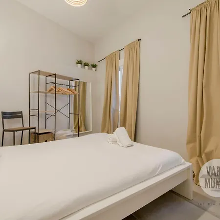 Rustic Cool Interior Design En Plaza Espana Al Pie De Gran Via Apartment Madrid