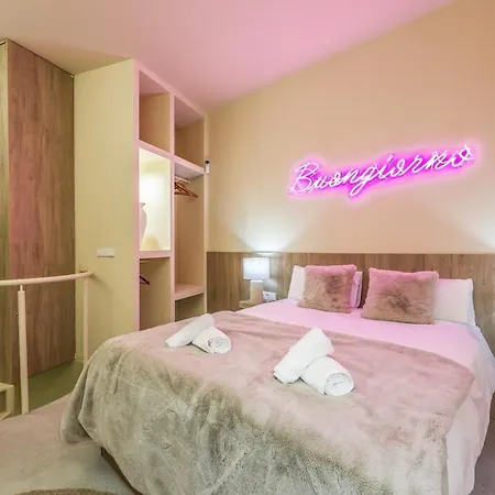 Enjoy Your In The Center Of Apartmán