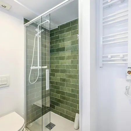 Enjoy Your In The Center Of Apartmán