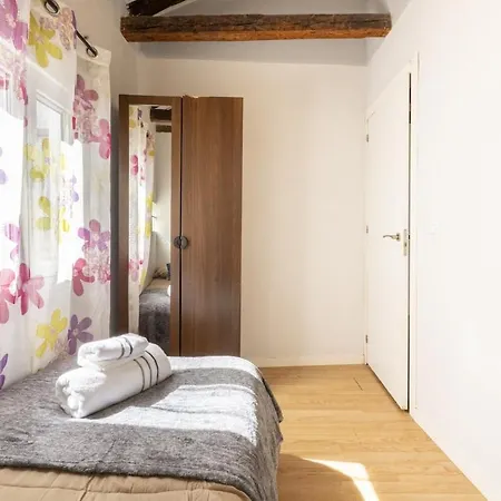 Temporary 2-bedroom In Centro Amp96 דירה *