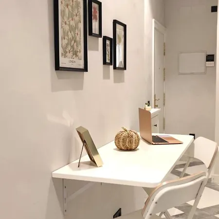 Estudio A Estrenar En Huertas * Madrid