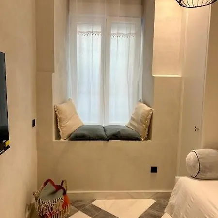 Estudio A Estrenar En Huertas Apartmán Madrid