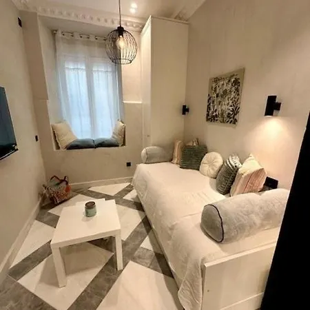 Estudio A Estrenar En Huertas Madrid
