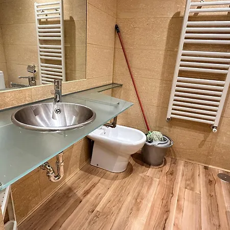 Large 2 Bedroom Near Gran Via Madrid