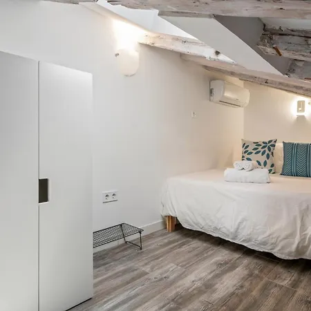 Attic 3bedrms-2baths In Heart Of Malasana Madrid