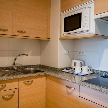 Compostela Aparthotel 3*
