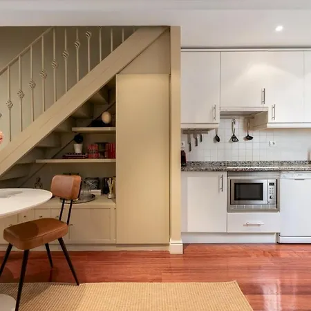 2 Bedrooms 2 Bathrooms- Penthouse- Almagro- Mintystay Apartment Madrid