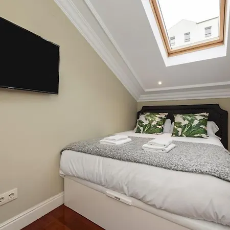 Apartment 2 Bedrooms 2 Bathrooms- Penthouse- Almagro- Mintystay
