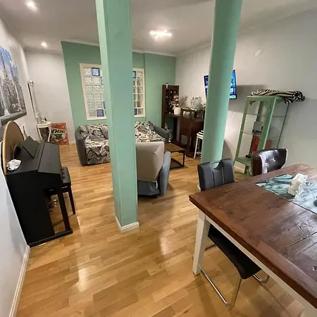 Cozy Family Apartment * マドリード