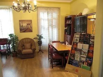 Bruna Paseo Del Prado Guest house 2*