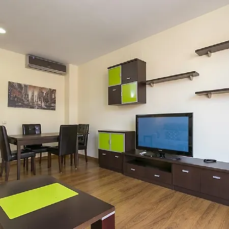 Center Apartment *