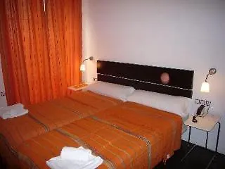 Life Gran Via Hotel 3*