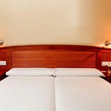 7 Islas Hotel 4*